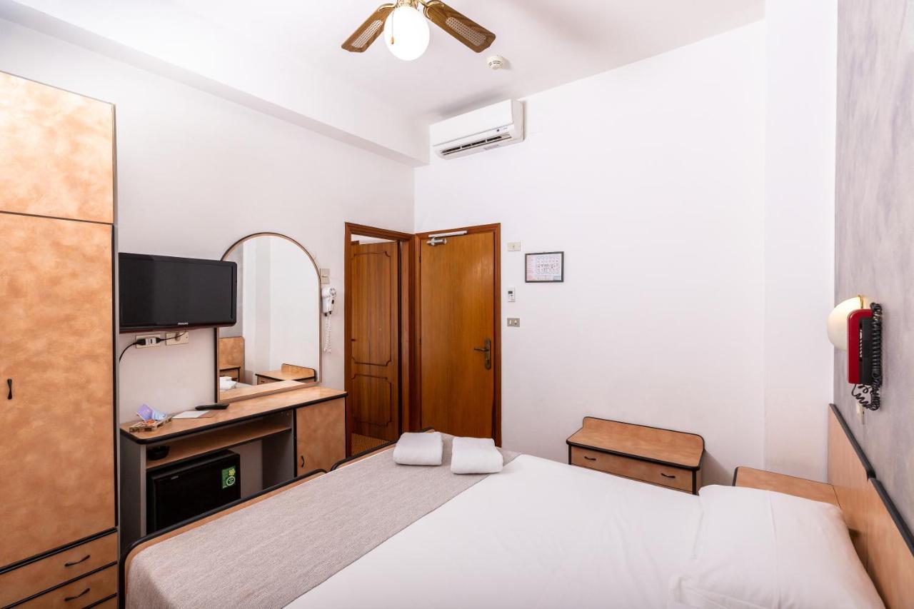 Hotel Albatros Rimini Zewnętrze zdjęcie